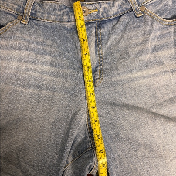 Torrid Crop Boyfriend Jeans Size Light Wash Distressed Raw Hem Vintage Stretch - Picture 7 of 10